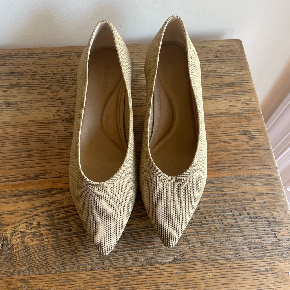 Vivaia nude pointed toe kitten heels Size 38